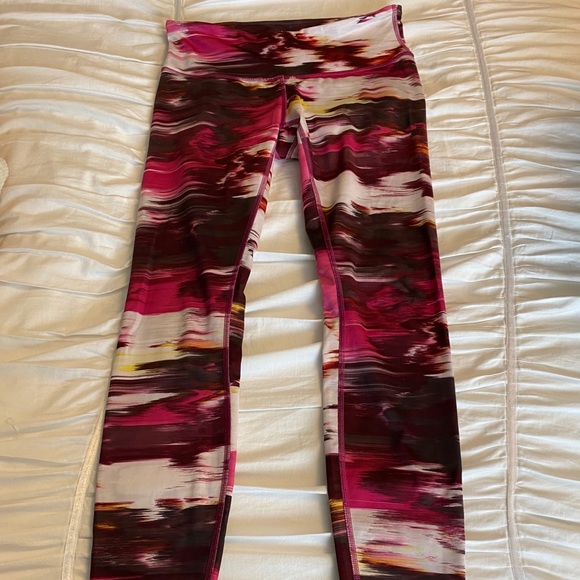 Lulu Leggings - EUC - Picture 3 of 4